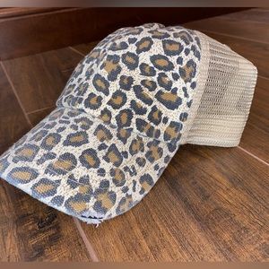 Trendy leopard baseball hat